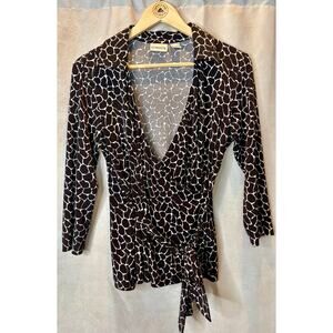 Chico's Animal Print Brown Long Sleeve Blouse with front tie & Collar Size 0